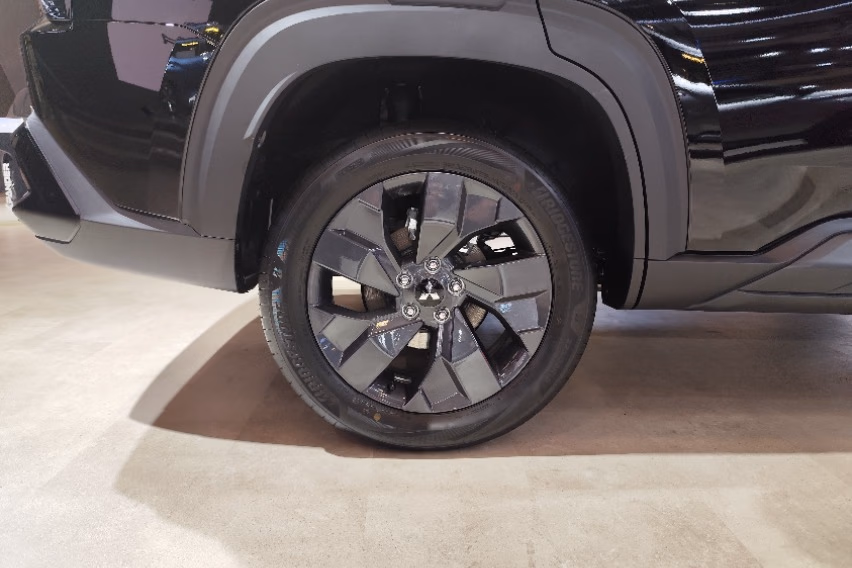 Kolaborasi Mitsubishi dan Bridgestone