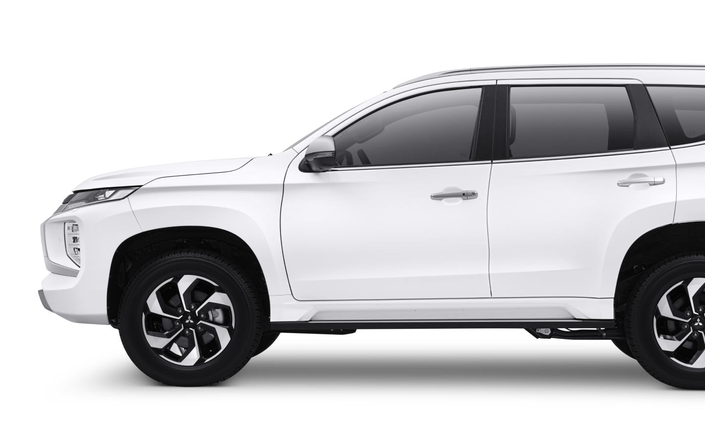 Mesin Diesel Tangguh Mitsubishi Pajero Sport 4x4